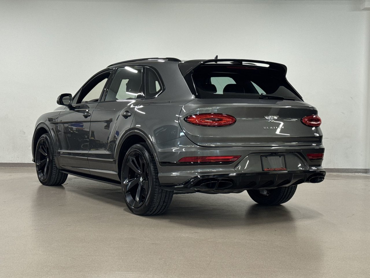Bentley Bentayga V8 2021-13