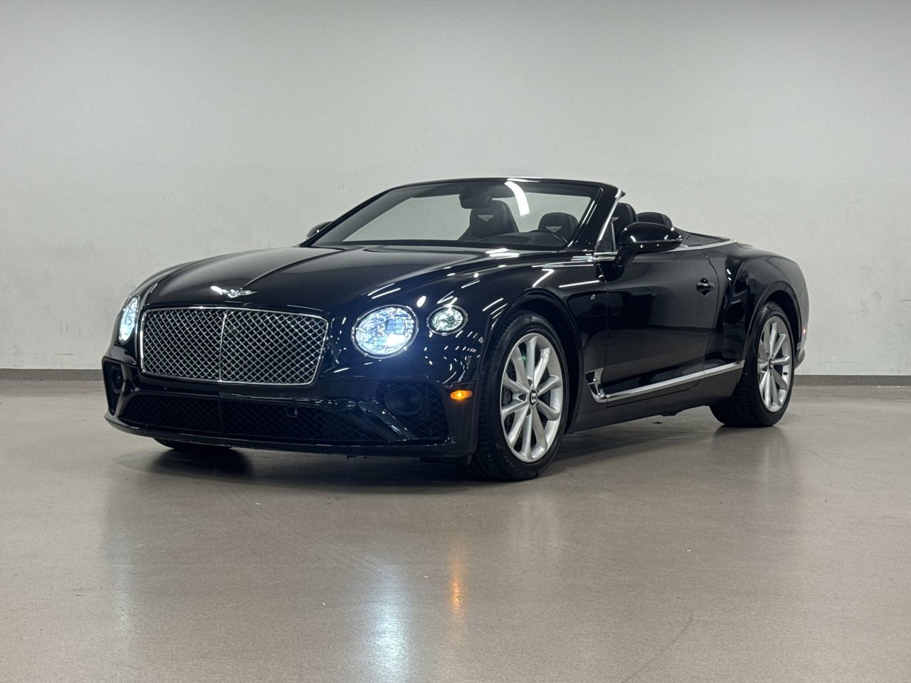 Bentley Continental GT Convertible V8 2020-3