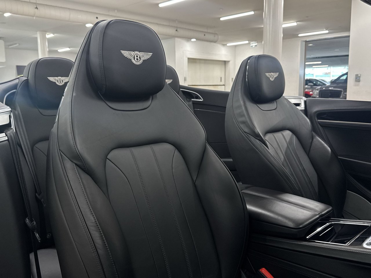 Bentley Continental GT Convertible V8 2020-26