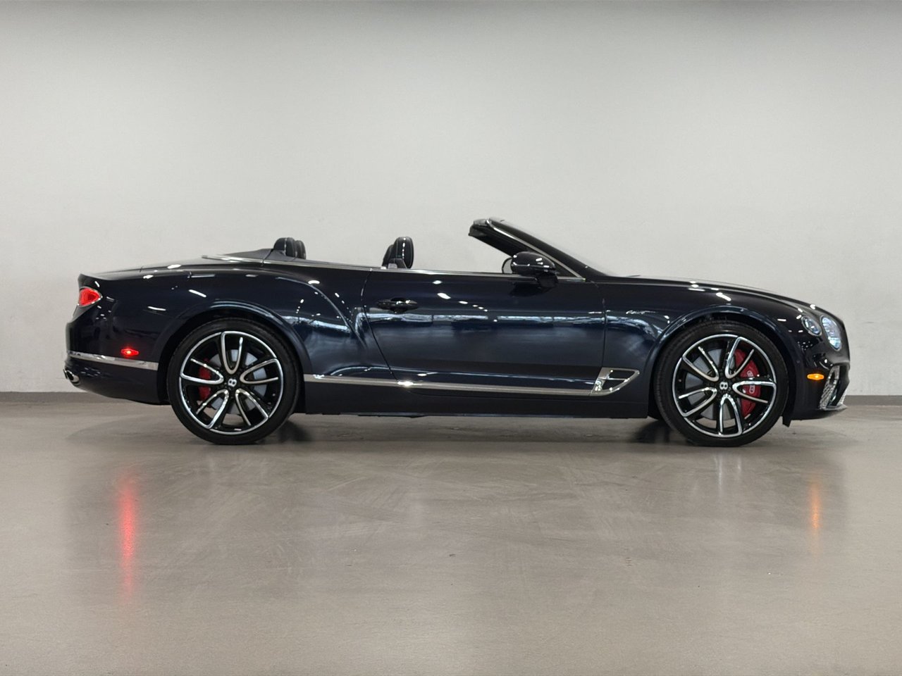 Bentley Continental GT Convertible Azure 2023-10