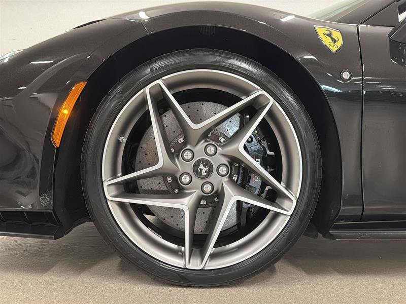 Ferrari F8 Spider 2021-18