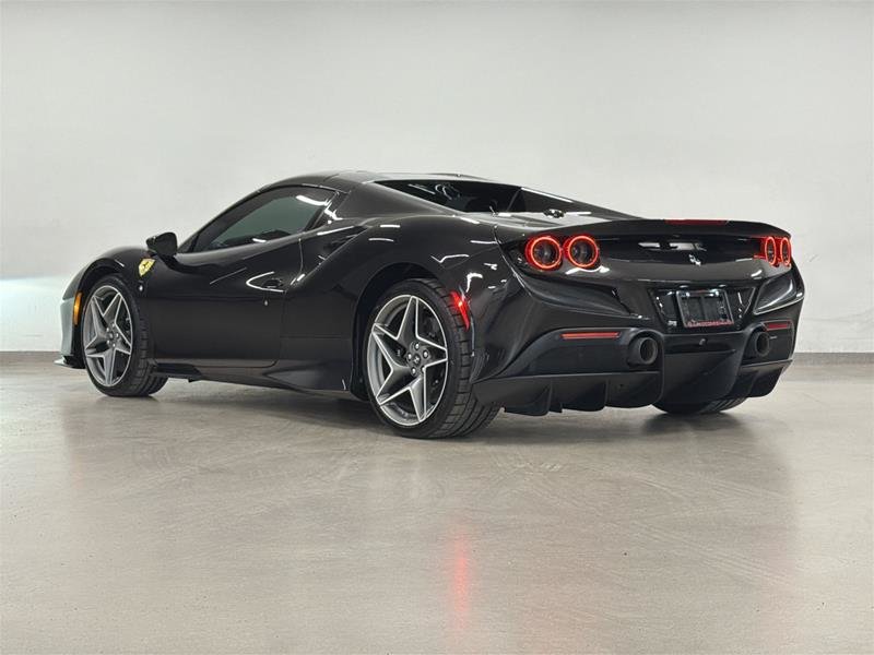 Ferrari F8 Spider 2021-13