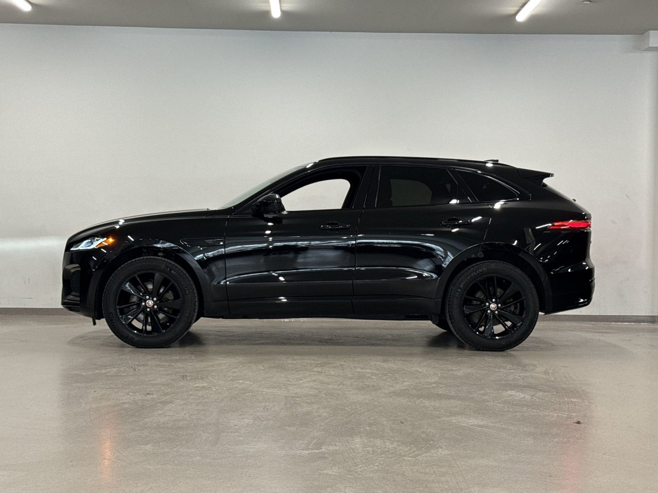 Jaguar F-PACE P250 R-DYNAMIC 2022-11