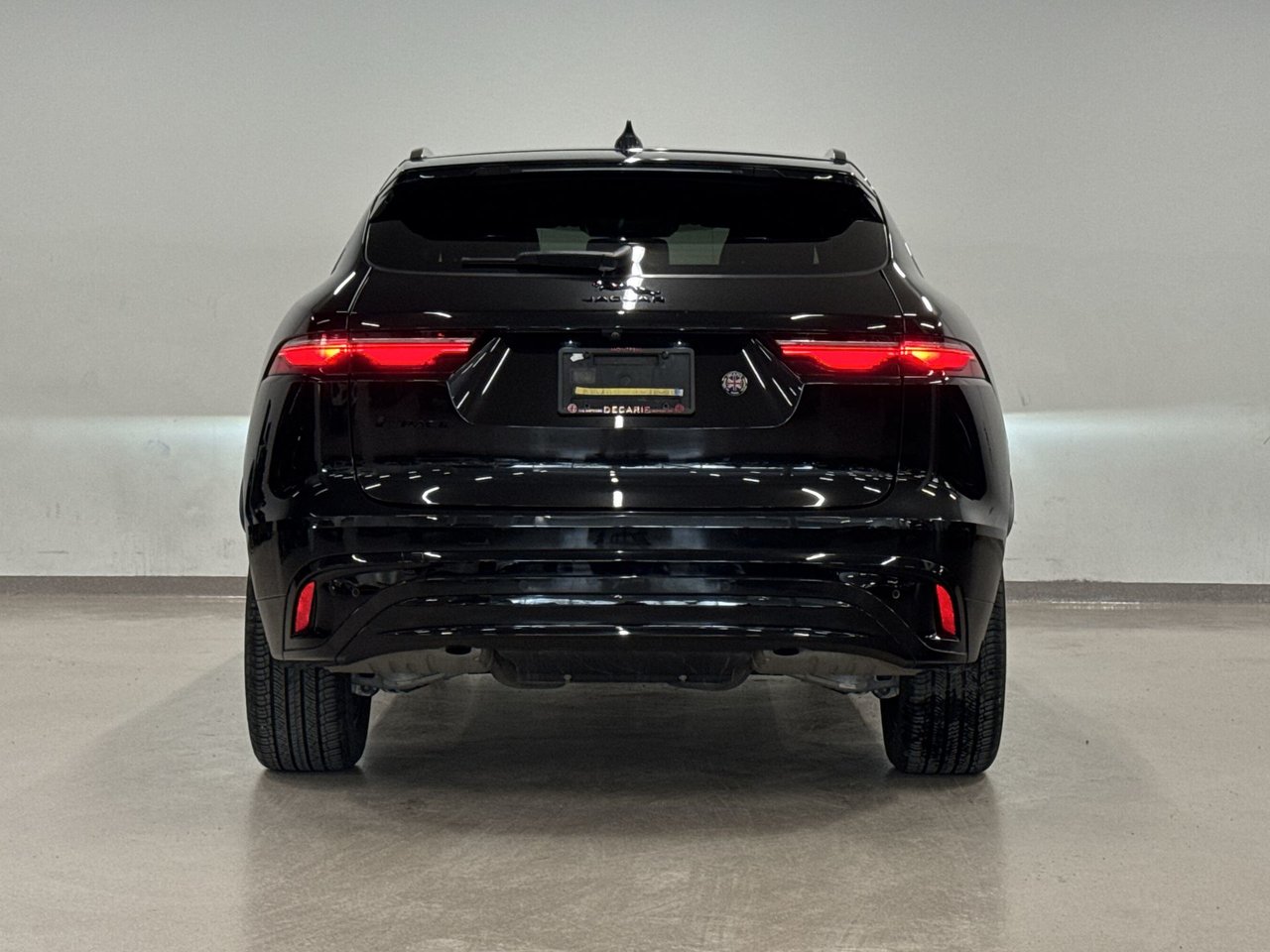 Jaguar F-PACE P250 R-DYNAMIC 2022-6