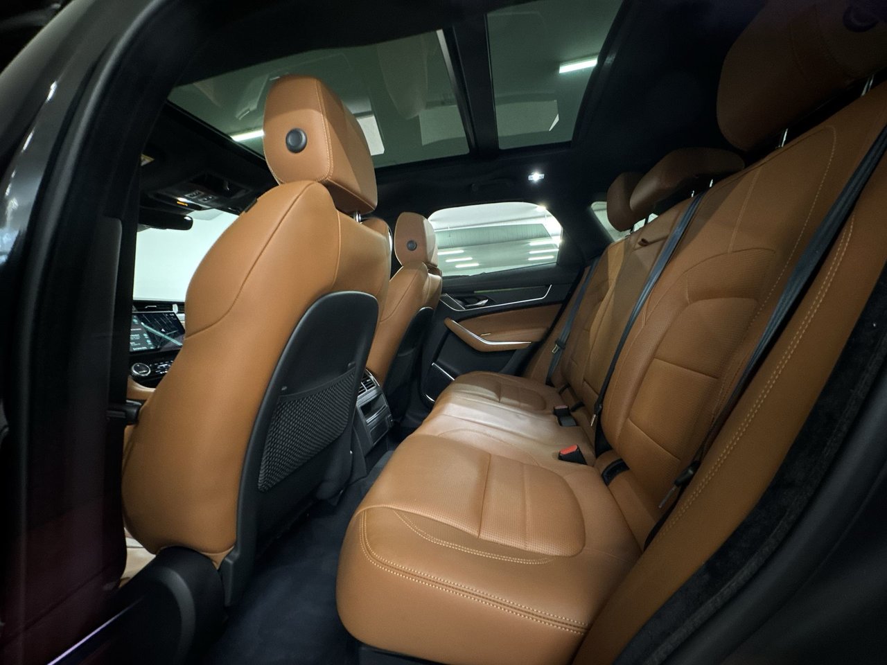 Jaguar F-PACE P250 R-DYNAMIC 2022-22