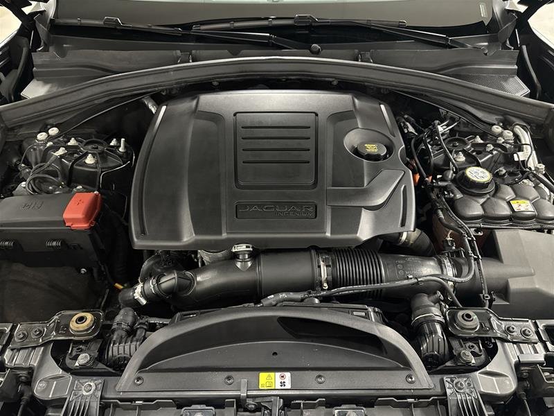 2022 Jaguar F-PACE P250 R-DYNAMIC-17