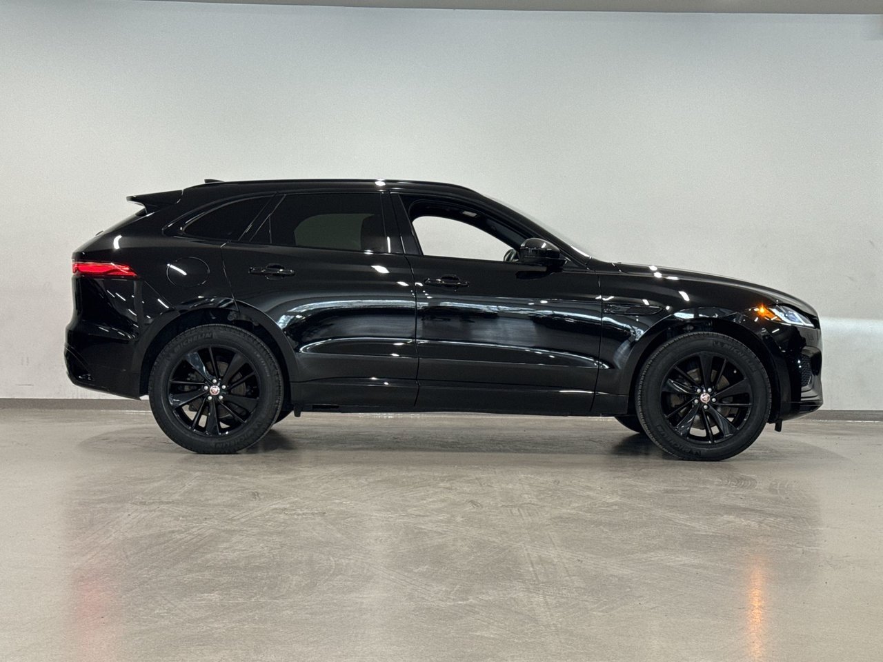 Jaguar F-PACE P250 R-DYNAMIC 2022-10