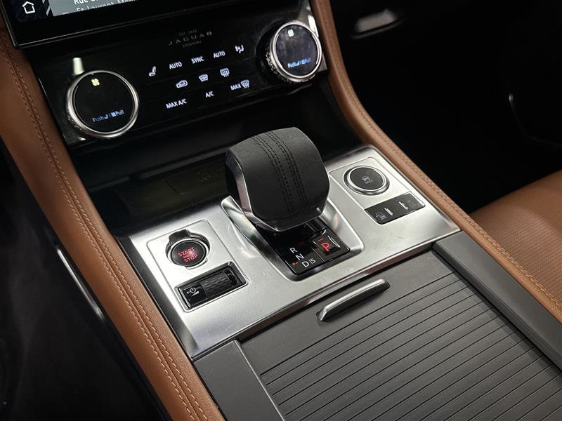 Jaguar F-PACE P250 R-DYNAMIC 2022-12