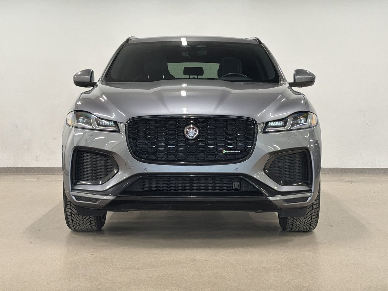 2023 Jaguar F-PACE P250 R-DYNAMIC S-2