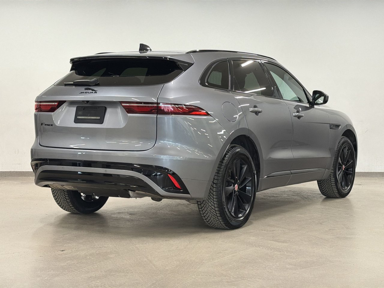 2023 Jaguar F-PACE P250 R-DYNAMIC S-7