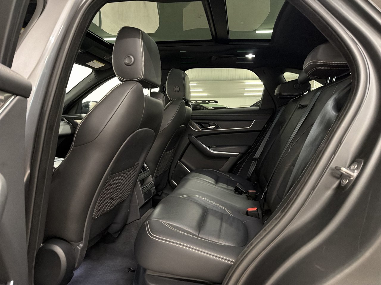 2023 Jaguar F-PACE P250 R-DYNAMIC S-22