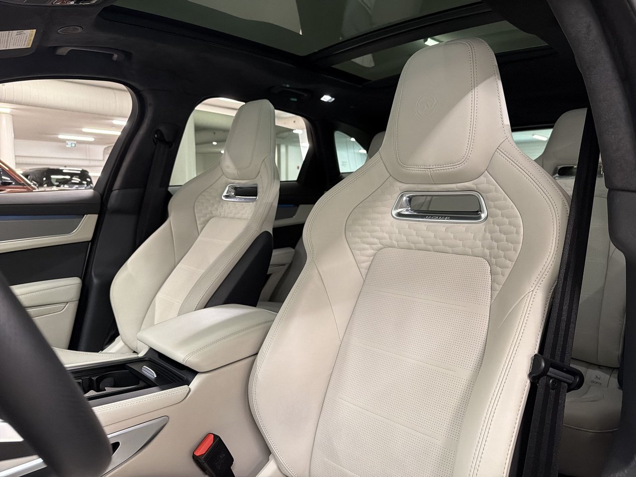 2023 Jaguar F-PACE P550 AWD SVR-19