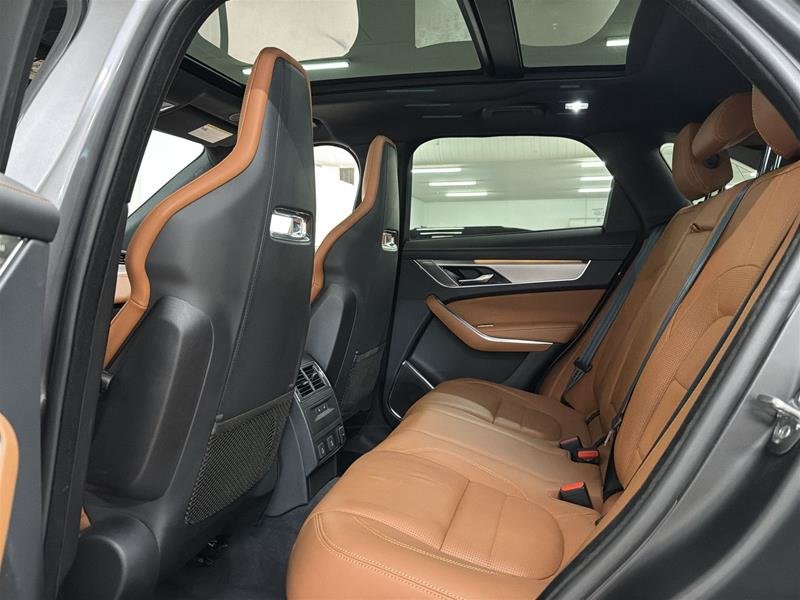 2024 Jaguar F-PACE P250 R-DYNAMIC S-14