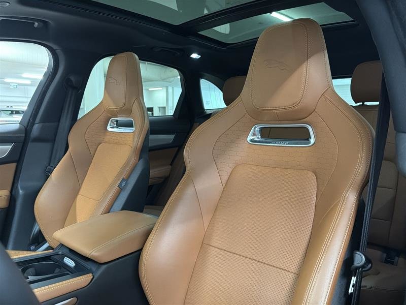 2024 Jaguar F-PACE P250 R-DYNAMIC S-7