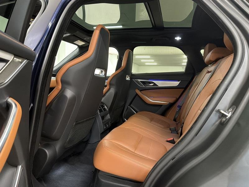 2024 Jaguar F-PACE P250 R-DYNAMIC S-16