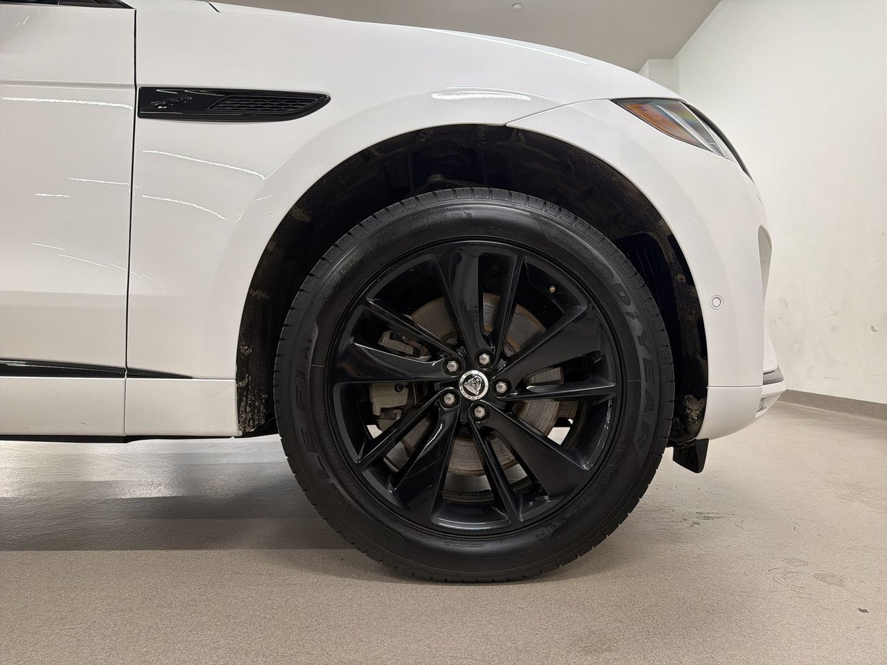 2026 Jaguar F-PACE P250 R-Dynamic S Auto-30