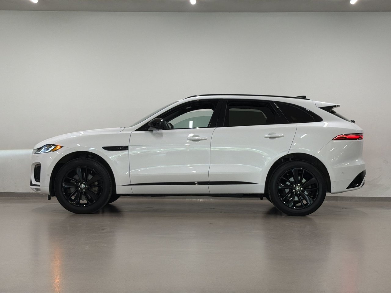 2026 Jaguar F-PACE P250 R-Dynamic S Auto-14
