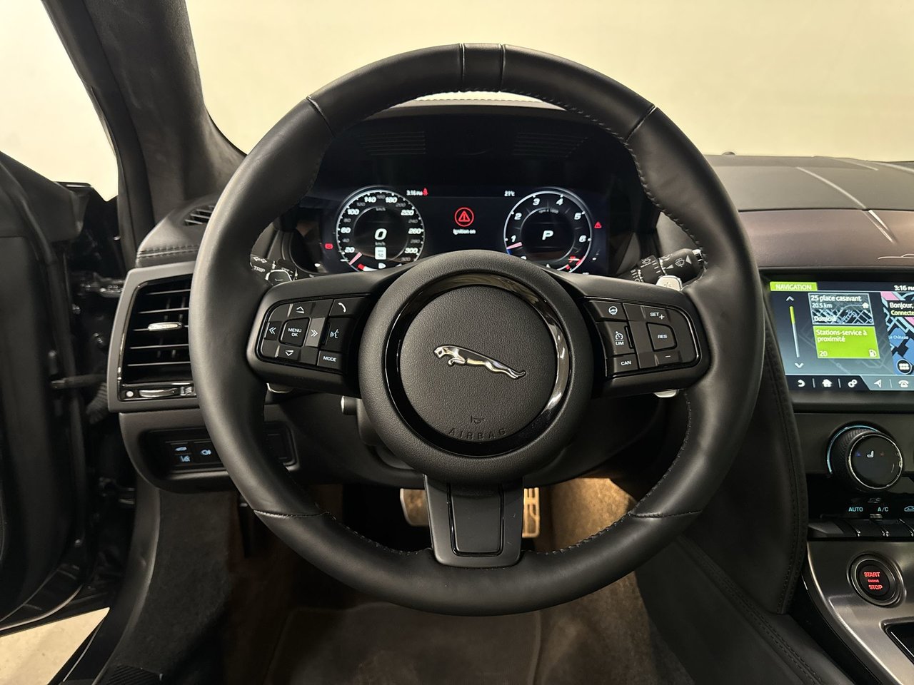 Jaguar F-Type Coupe P450 75 AWD 2024-19