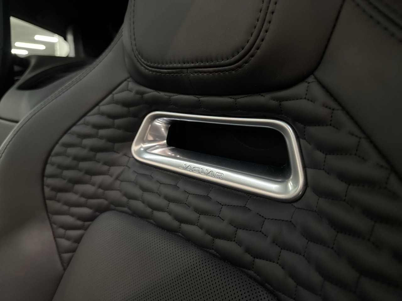 Jaguar F-Type Coupe P450 75 AWD 2024-23