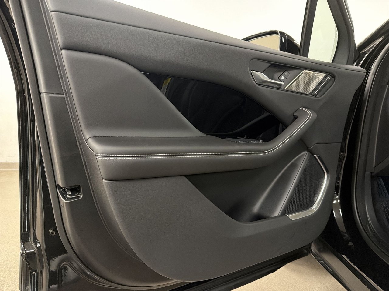 Jaguar I-PACE R-Dynamic HSE 2024-17