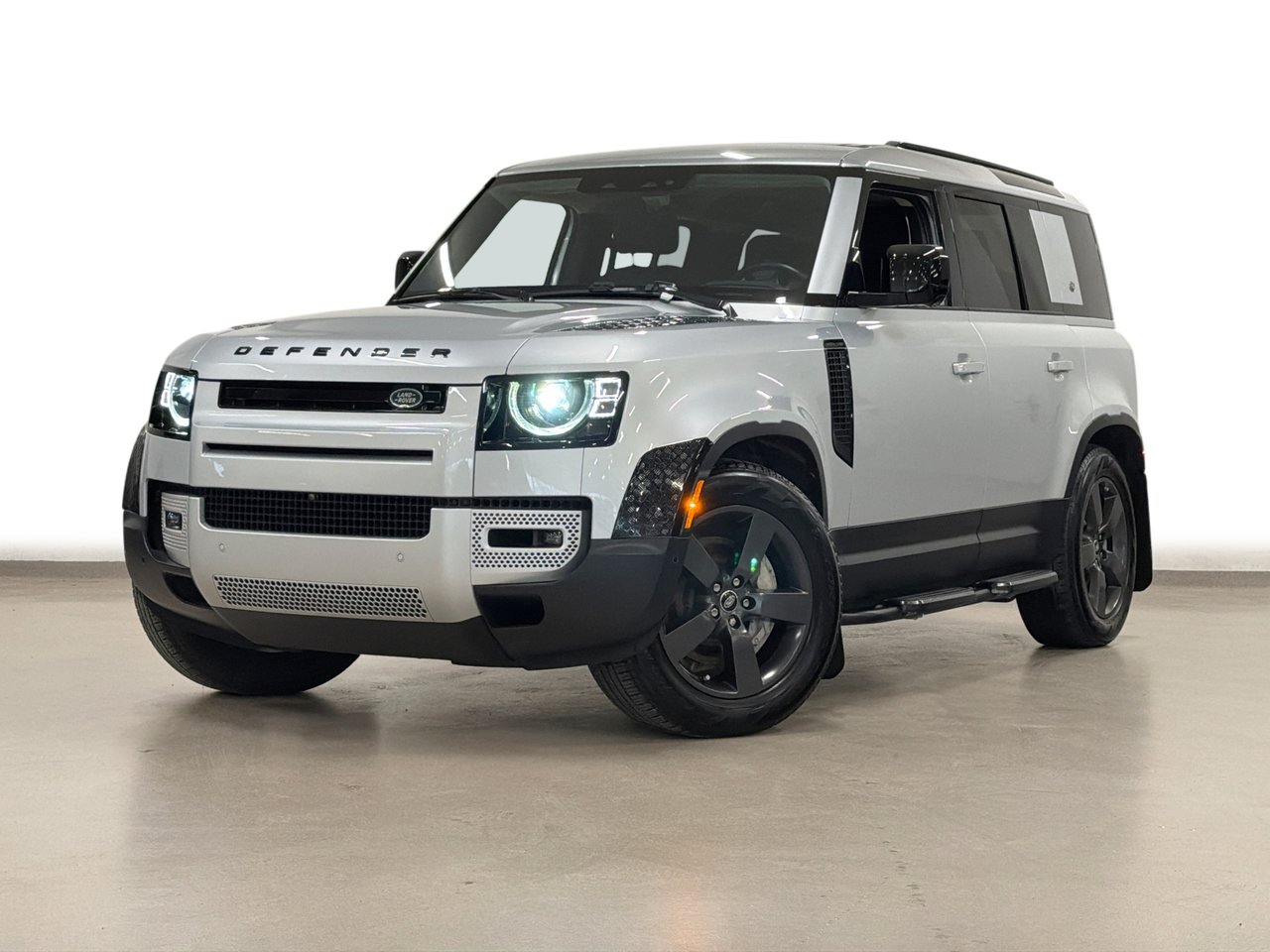 Hakuba Silver Met 2023 Land Rover Defender SUV / Crossover All-Wheel Drive Automatic