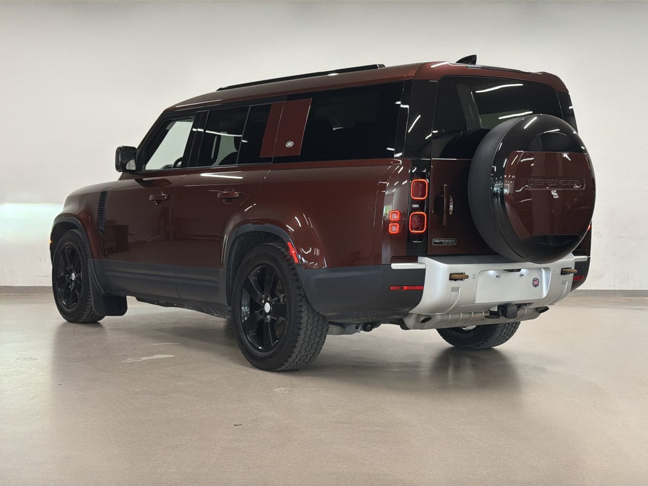Land Rover Defender 130 P400 First Edition (2) 2023-5