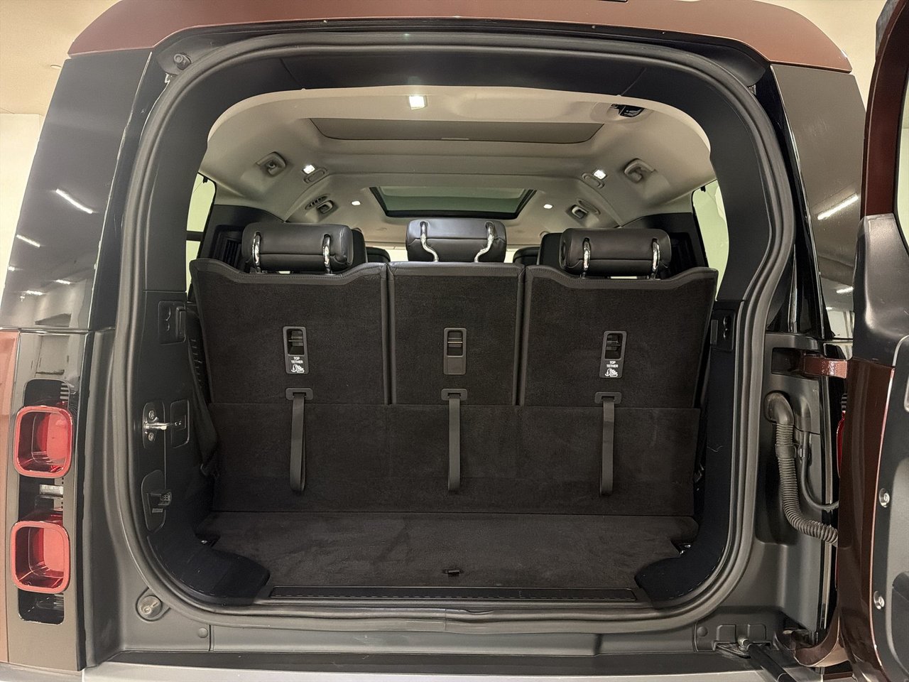 Land Rover Defender 130 P400 First Edition (2) 2023-18