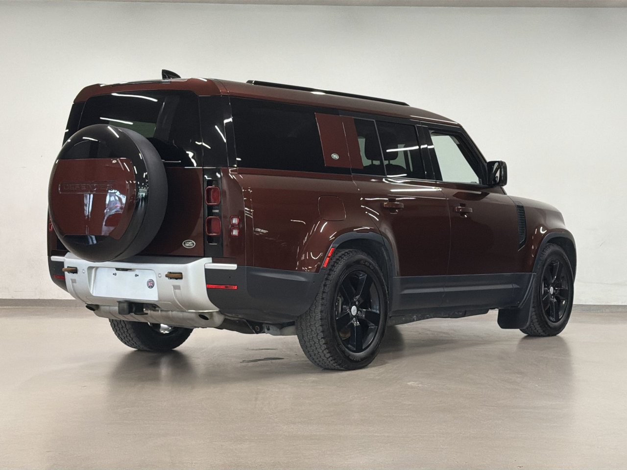Land Rover Defender 130 P400 First Edition (2) 2023-7
