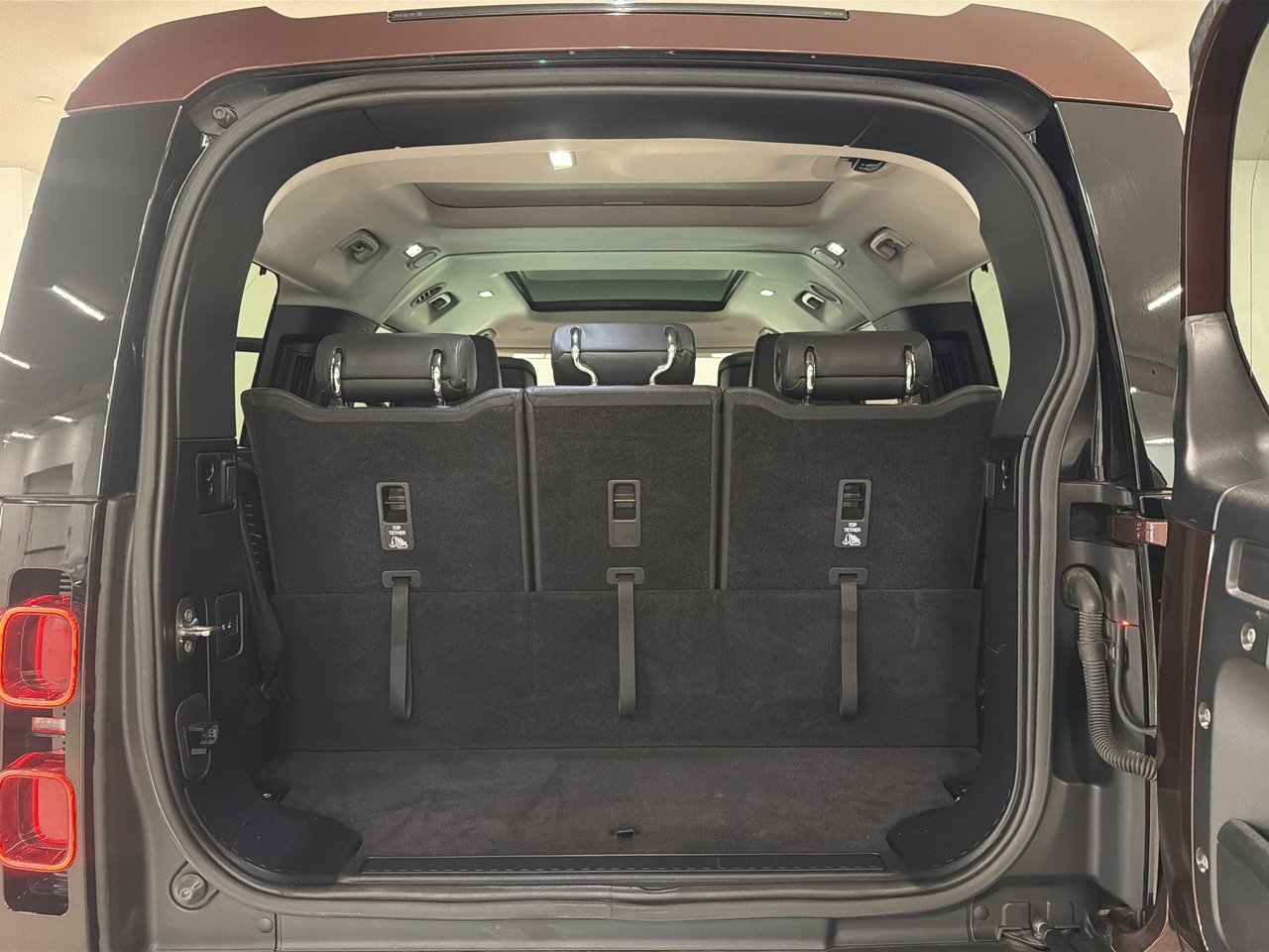 Land Rover Defender 130 P400 First Edition (2) 2023-23