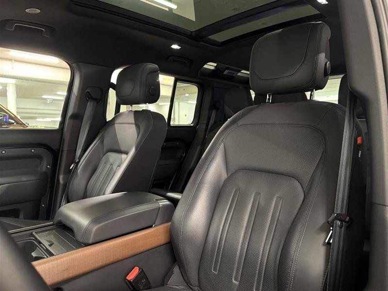 Land Rover Defender 110 P400 X 2023-7