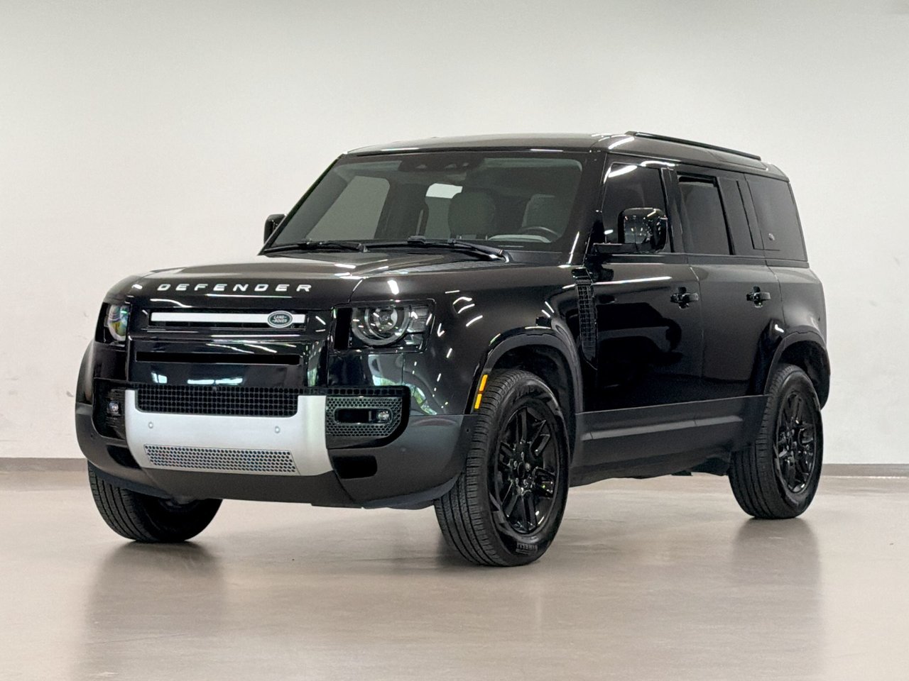 2023 Land Rover Defender 110 P300 S-4