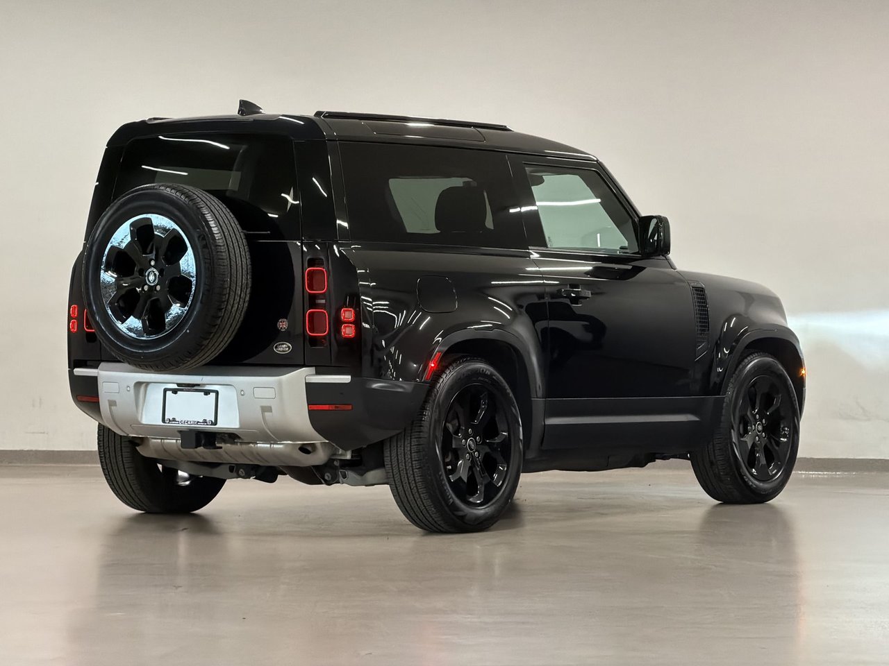 2023 Land Rover Defender 90 P300 S-7