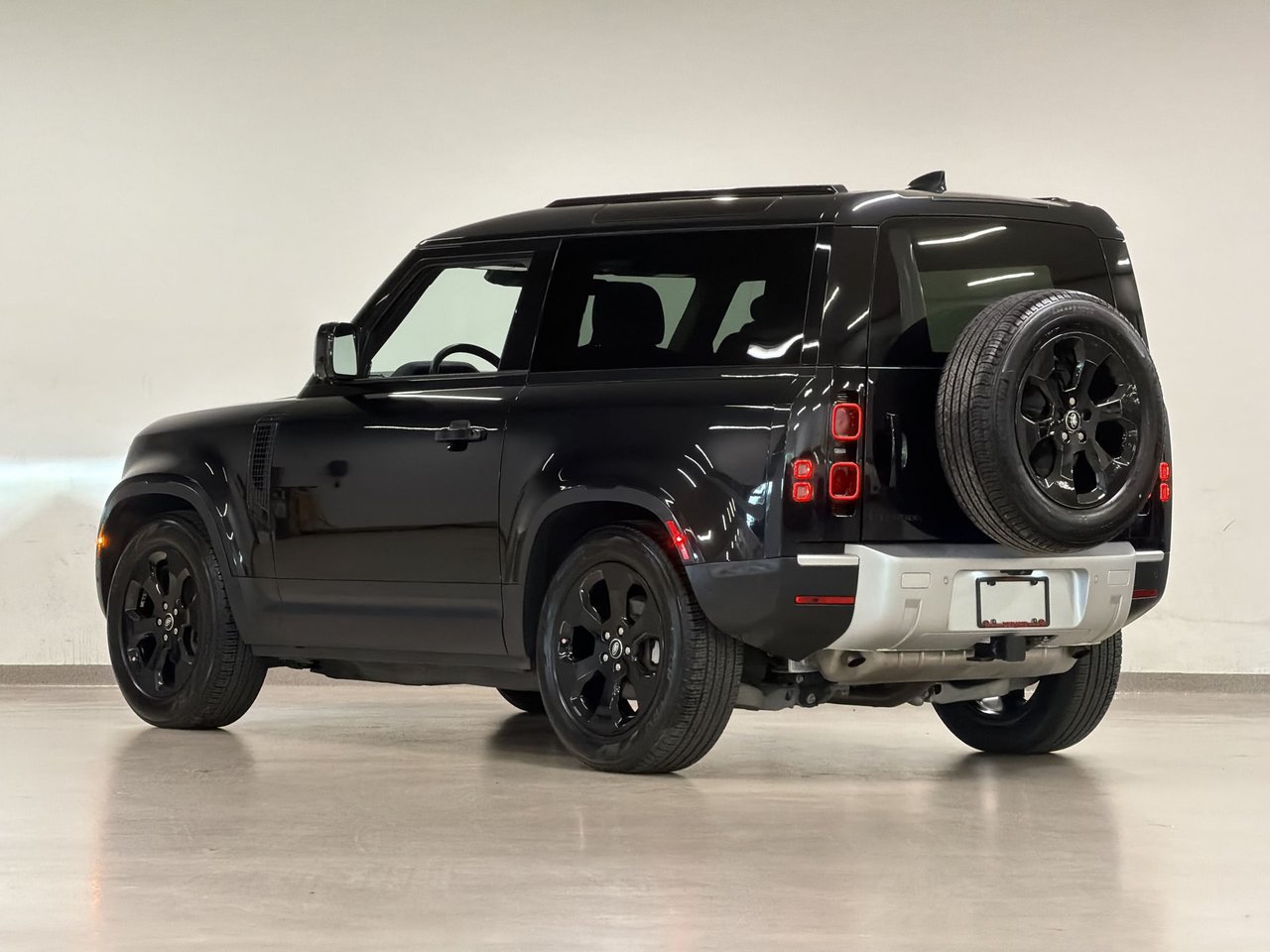 2023 Land Rover Defender 90 P300 S-13