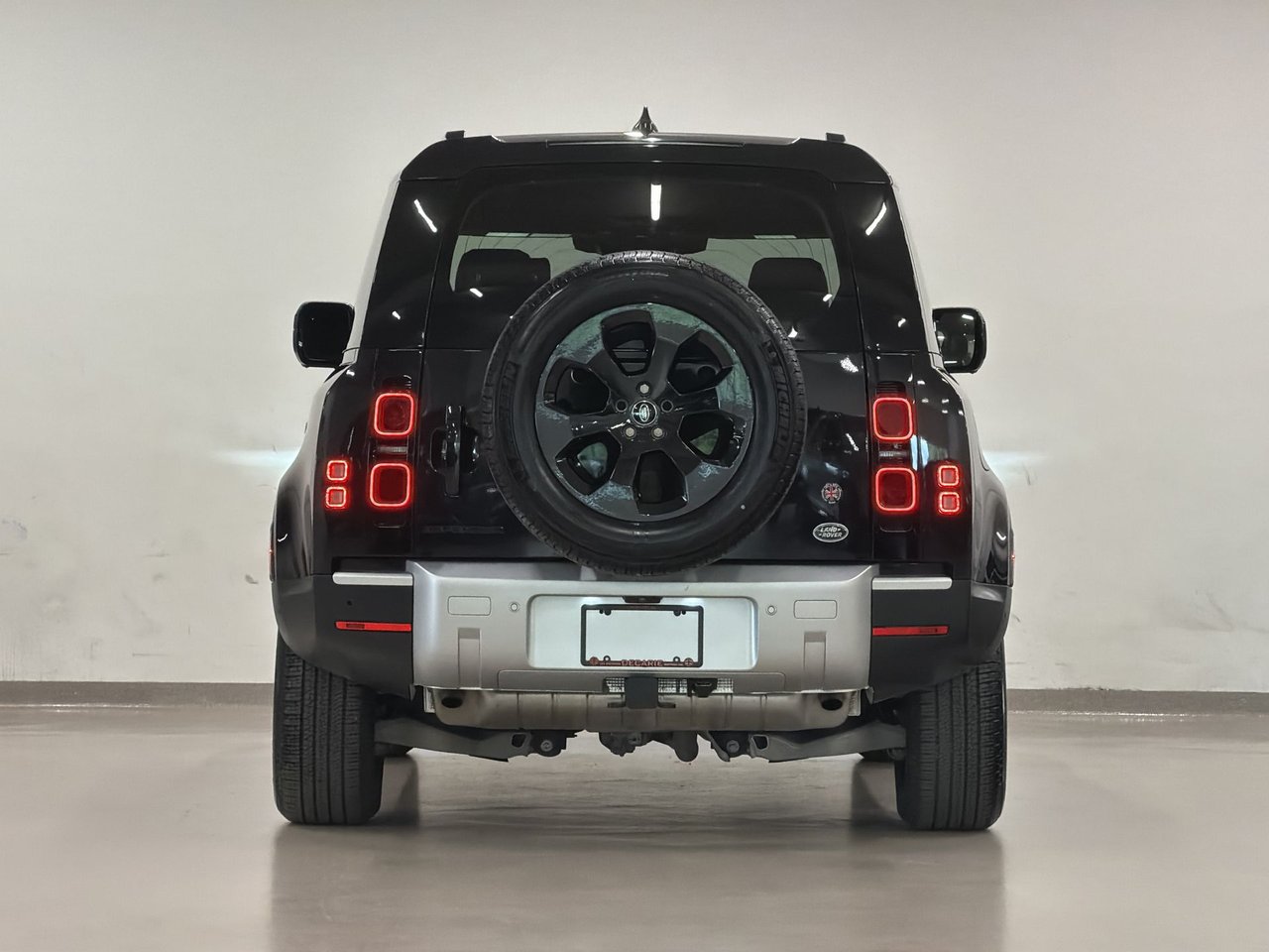 2023 Land Rover Defender 90 P300 S-12