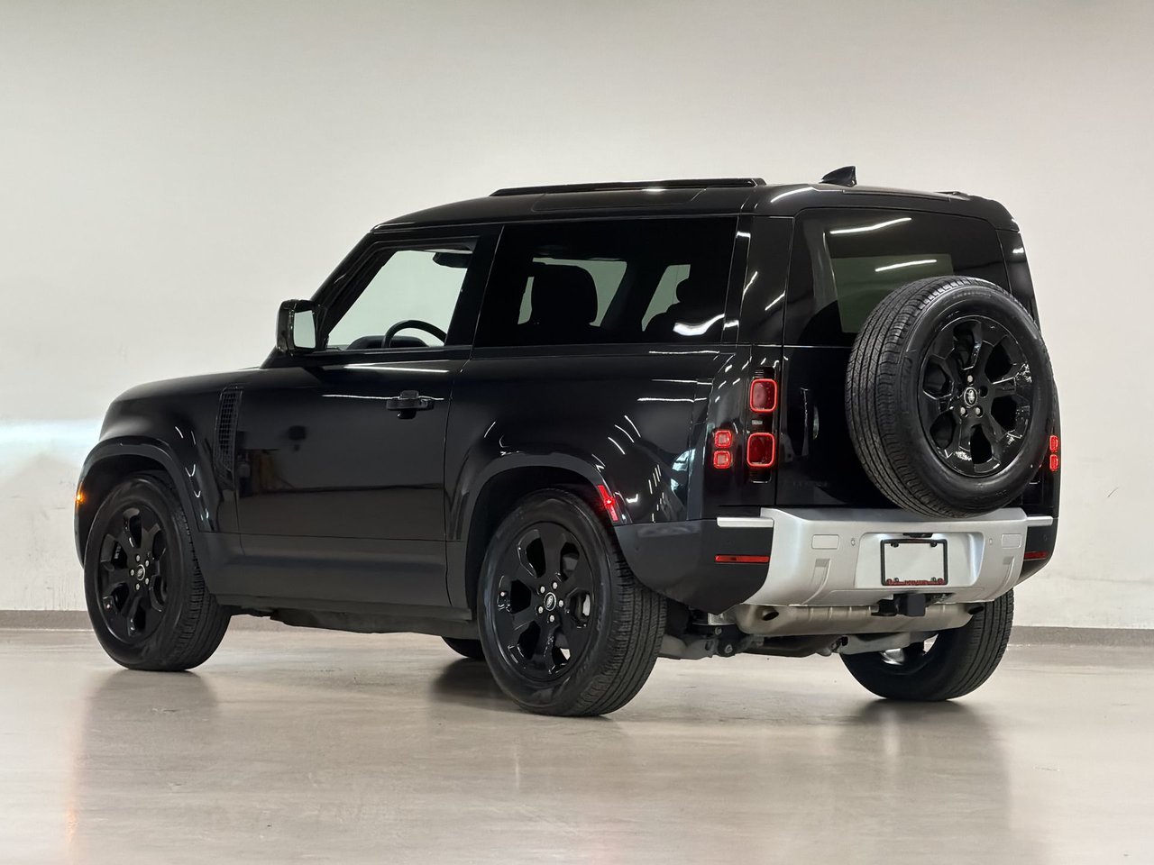 2023 Land Rover Defender 90 P300 S-5