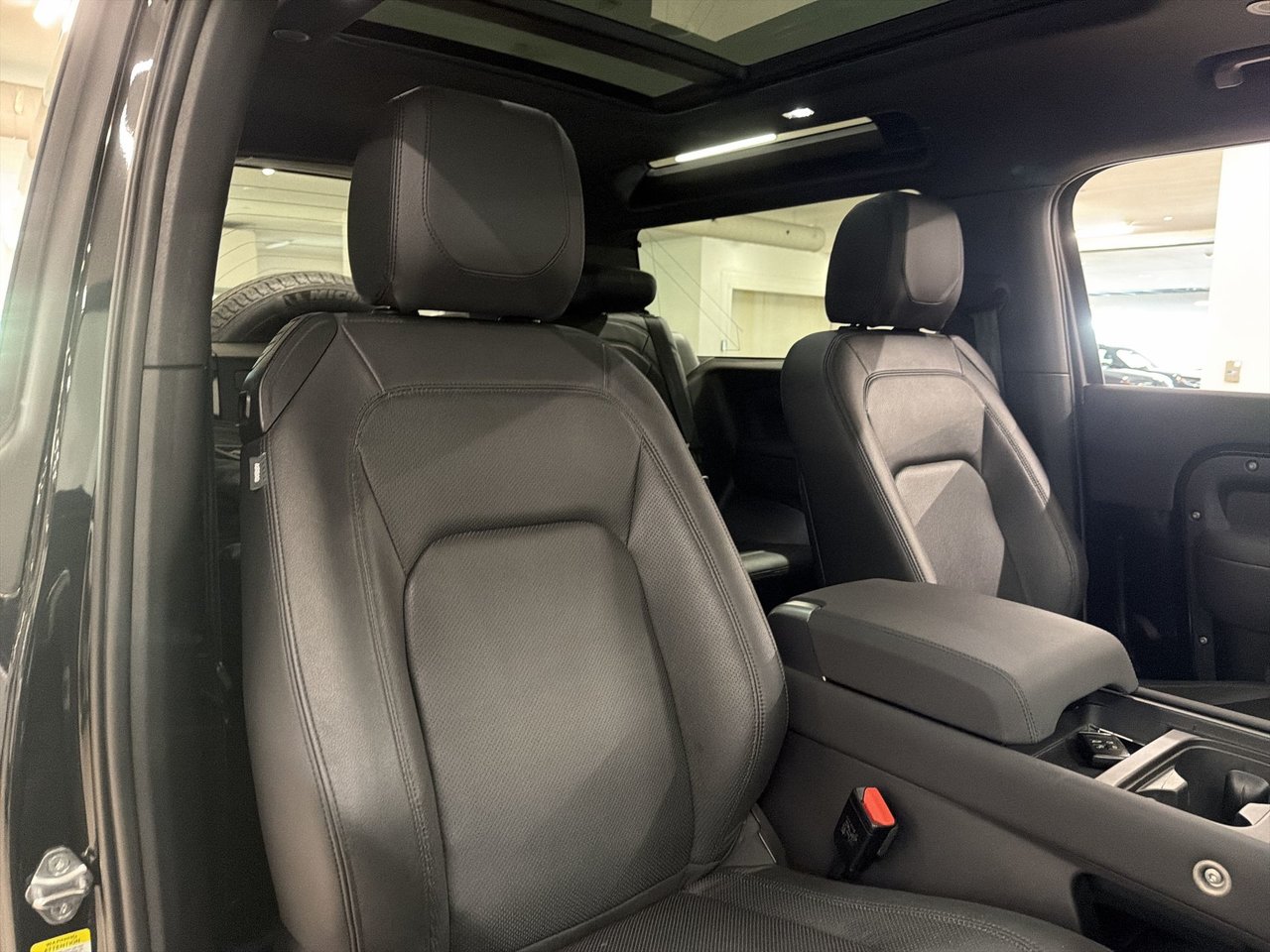 2023 Land Rover Defender 90 P300 S-24