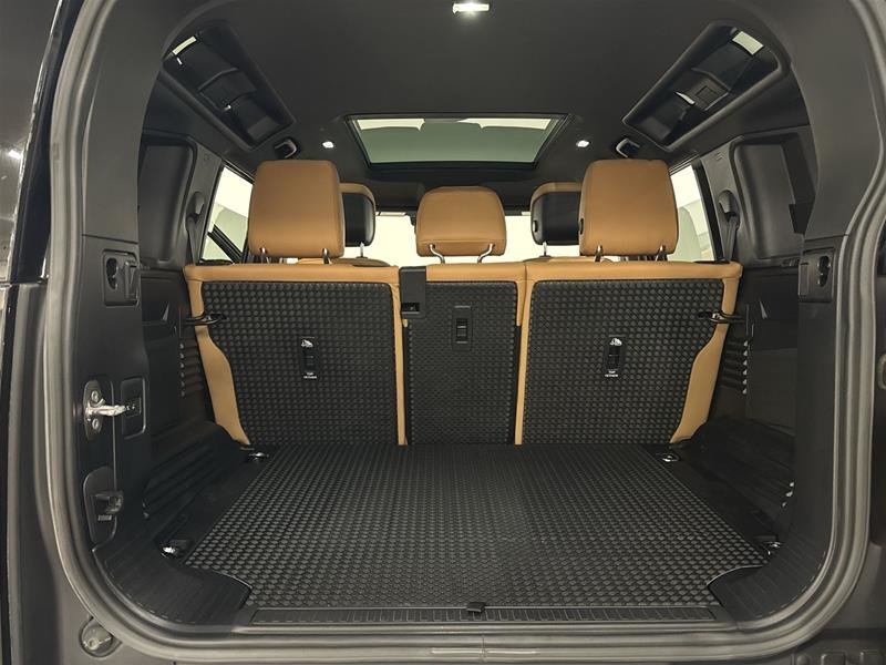 2024 Land Rover Defender 110 P500 SE-15