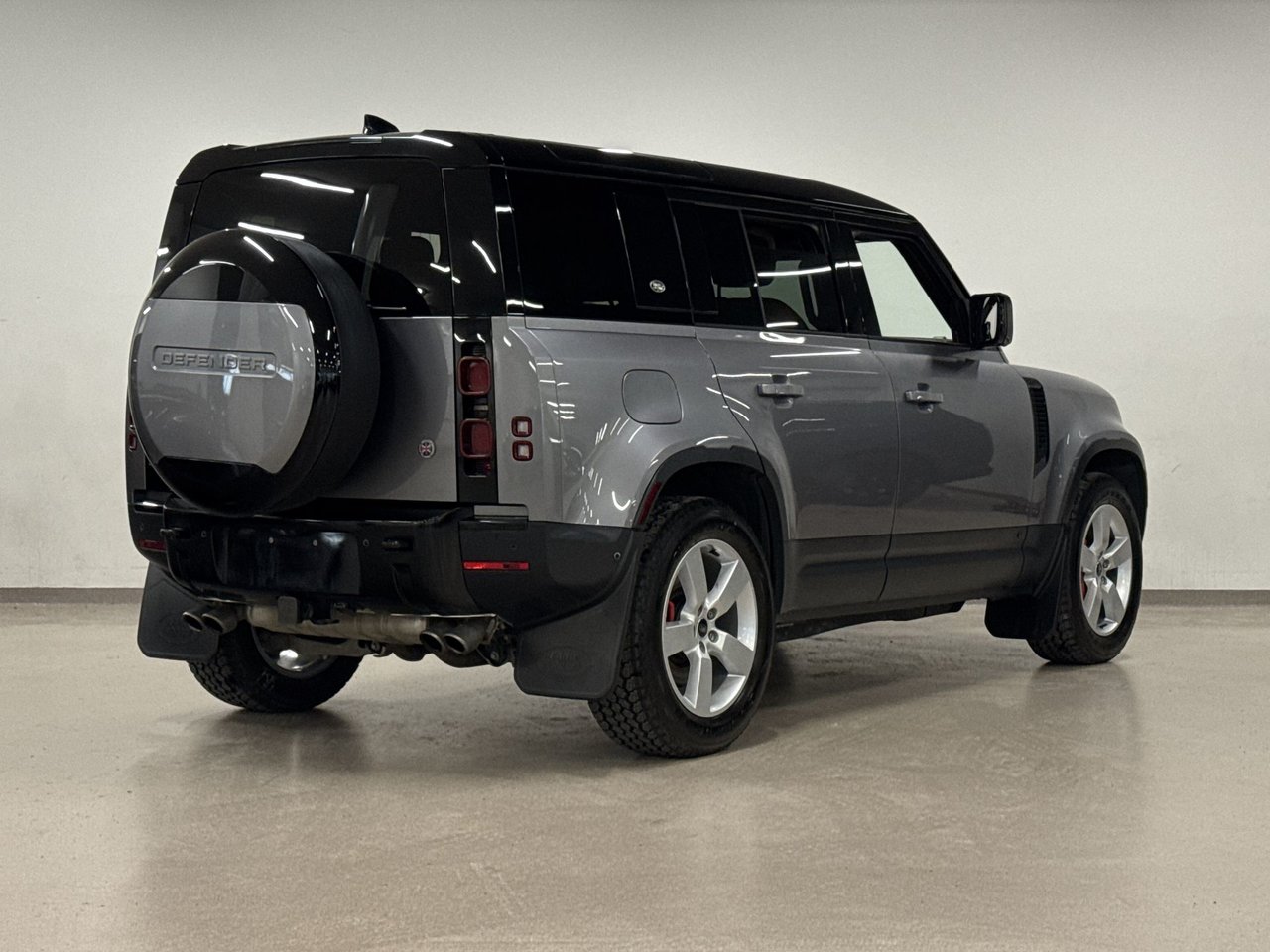 2024 Land Rover Defender 110 P500 SE-7