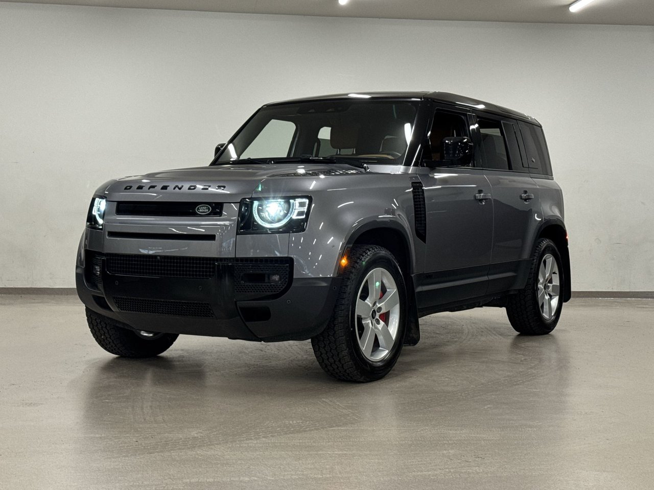 2024 Land Rover Defender 110 P500 SE-3