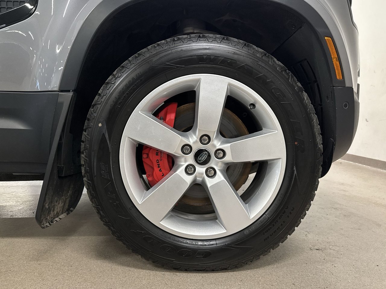 2024 Land Rover Defender 110 P500 SE-26