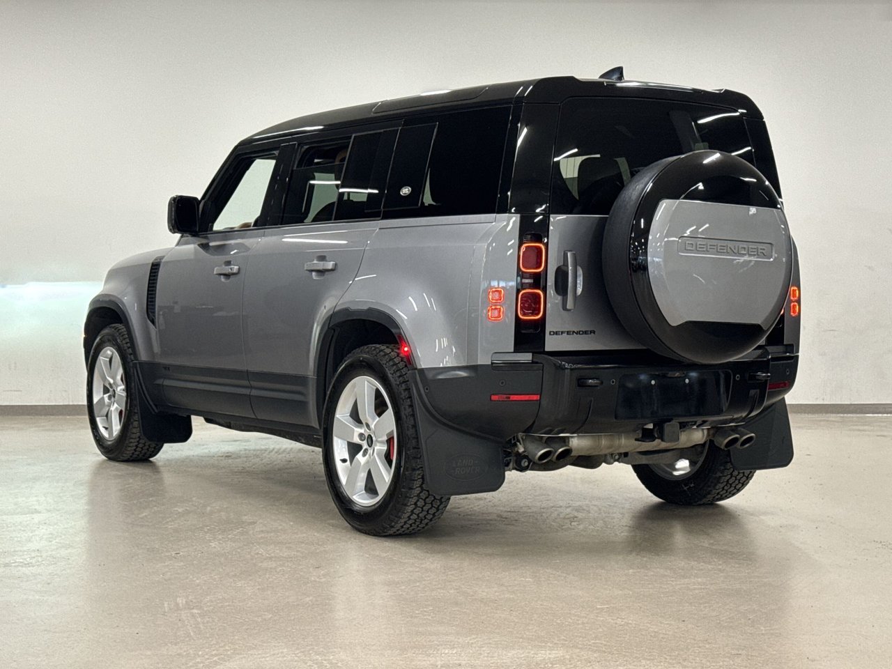 2024 Land Rover Defender 110 P500 SE-5