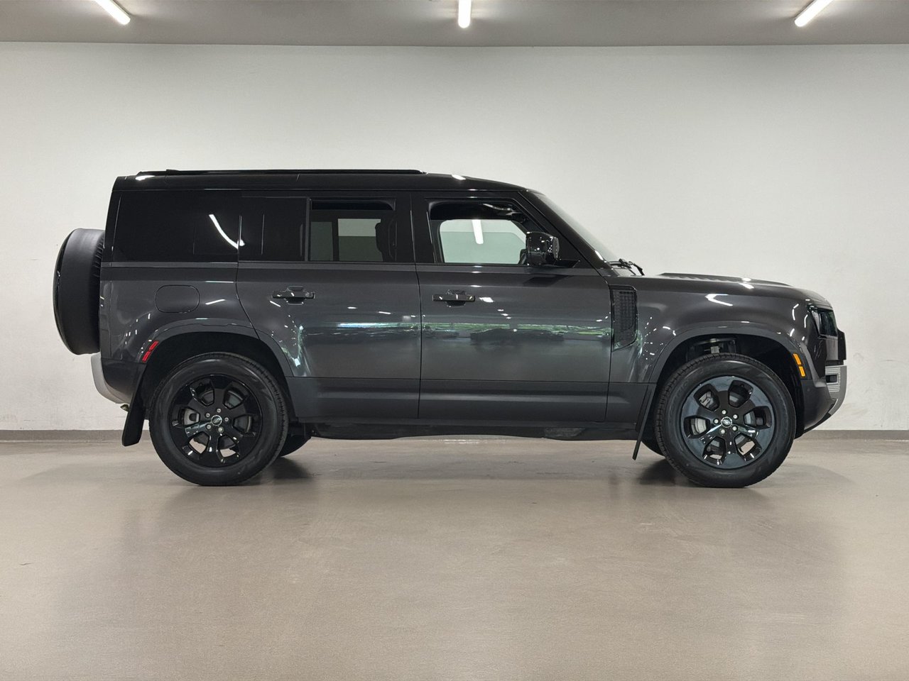 Land Rover Defender 110 P300 S 2025-10