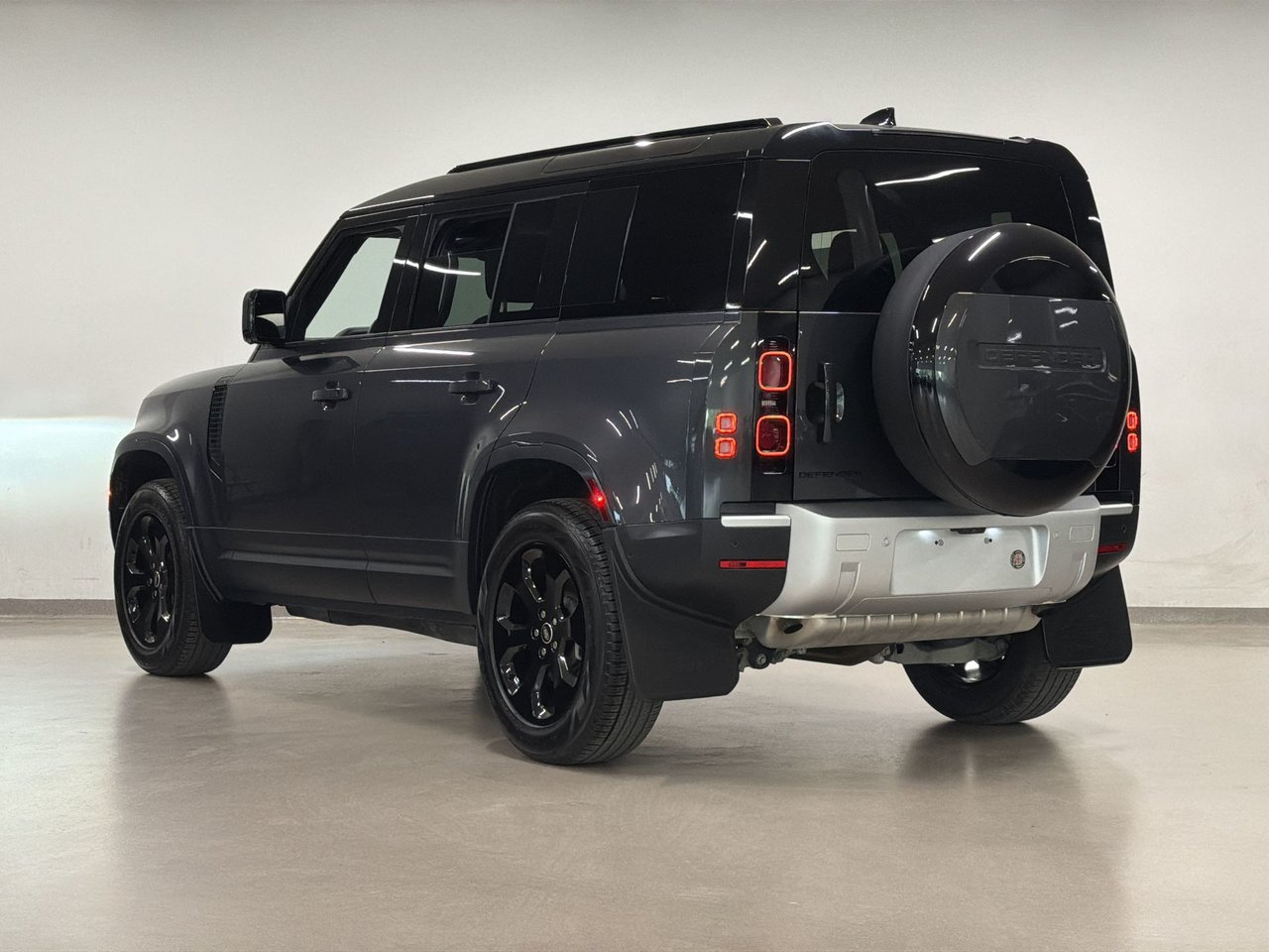 Land Rover Defender 110 P300 S 2025-7