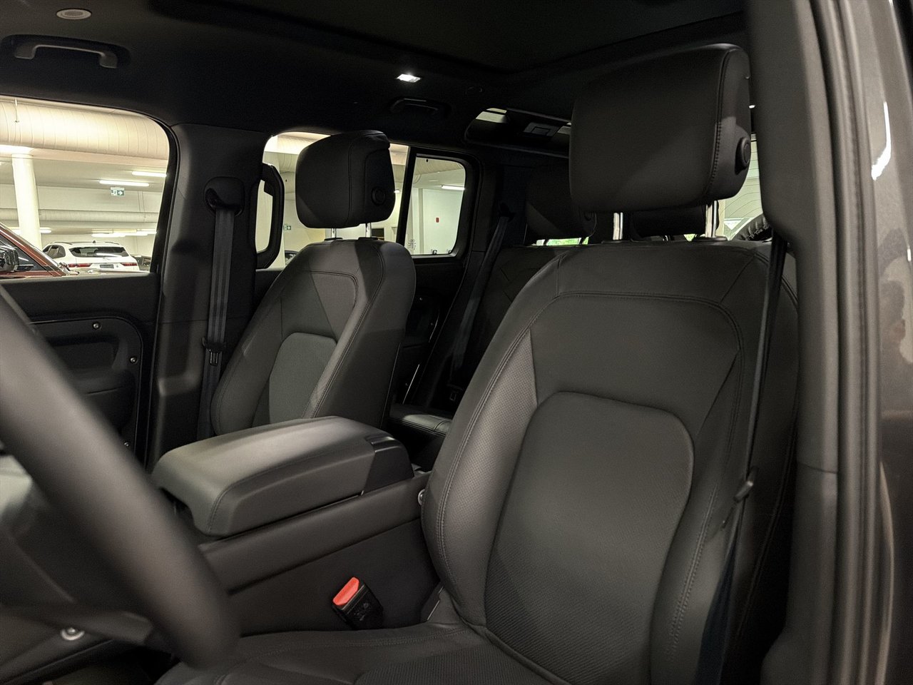 Land Rover Defender 110 P300 S 2025-19