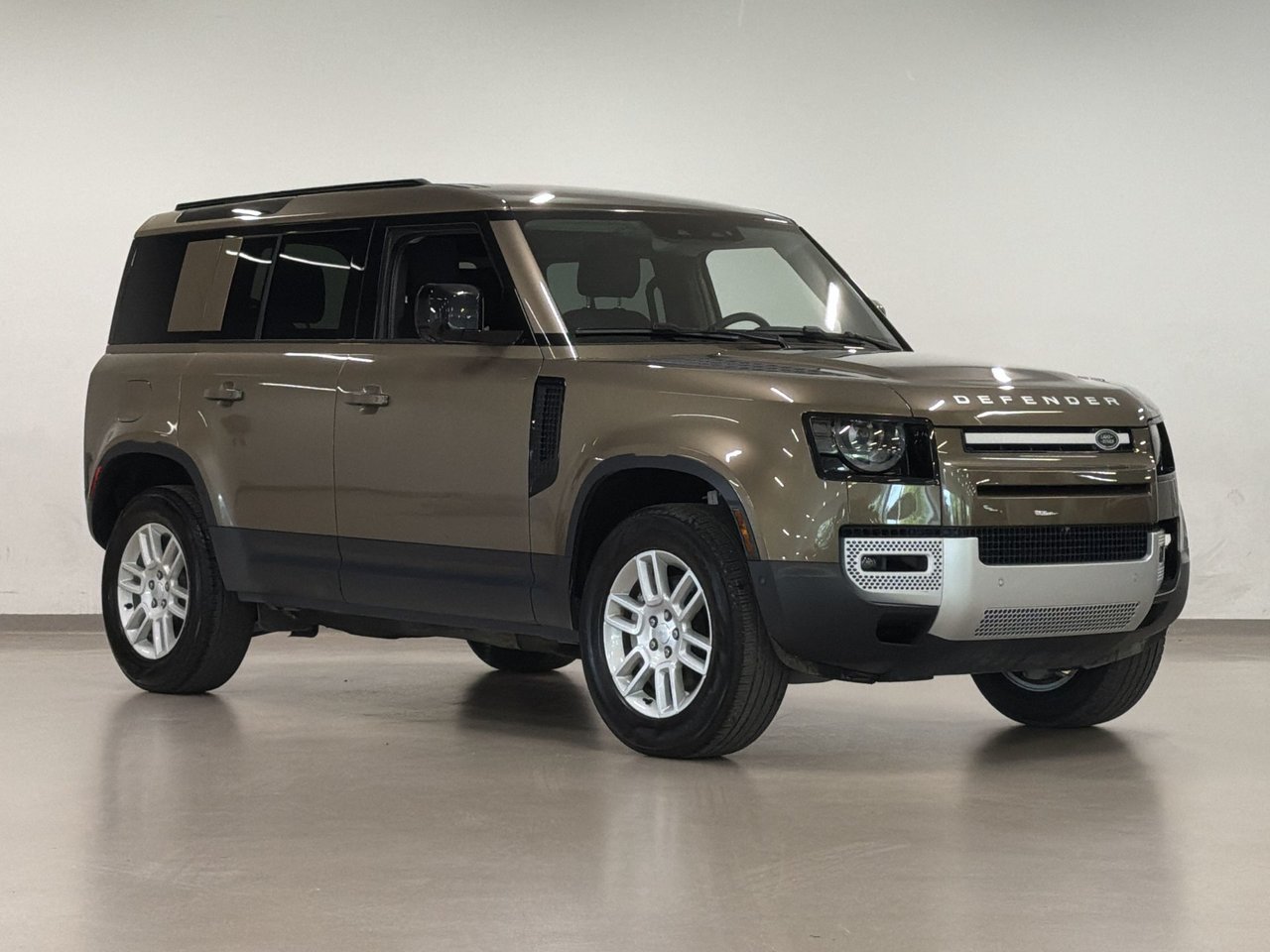 2025 Land Rover Defender 110 P300 S-1
