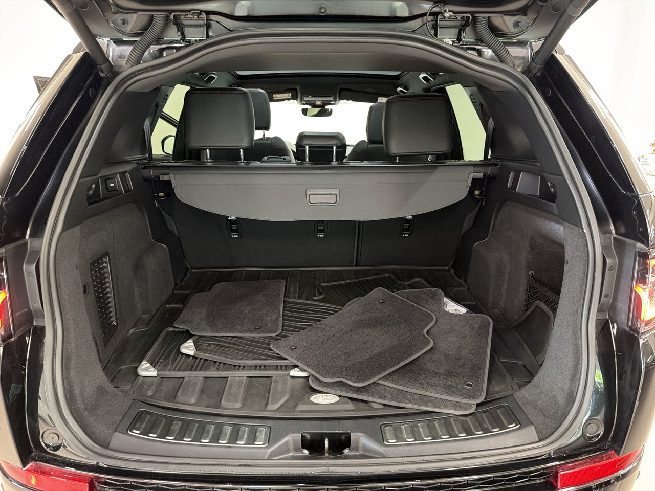 Land Rover Discovery Sport 247hp R-Dynamic S 2023-26