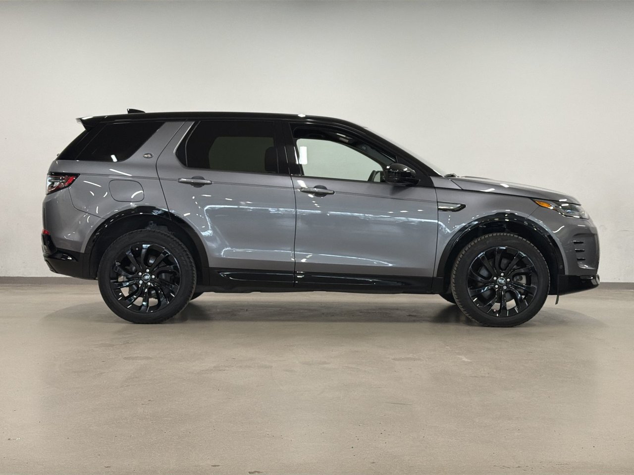 Land Rover Discovery Sport P250 Dynamic SE 2024-8