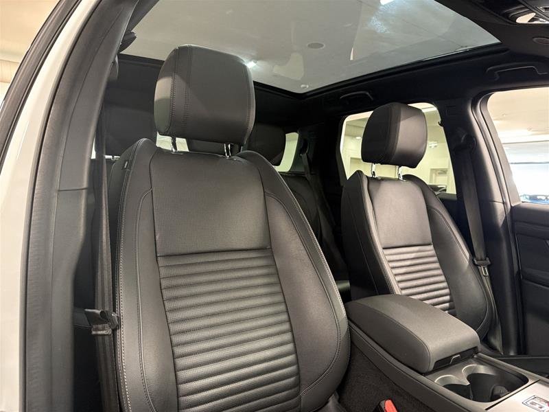 2024 Land Rover Discovery Sport P250 Dynamic SE-18
