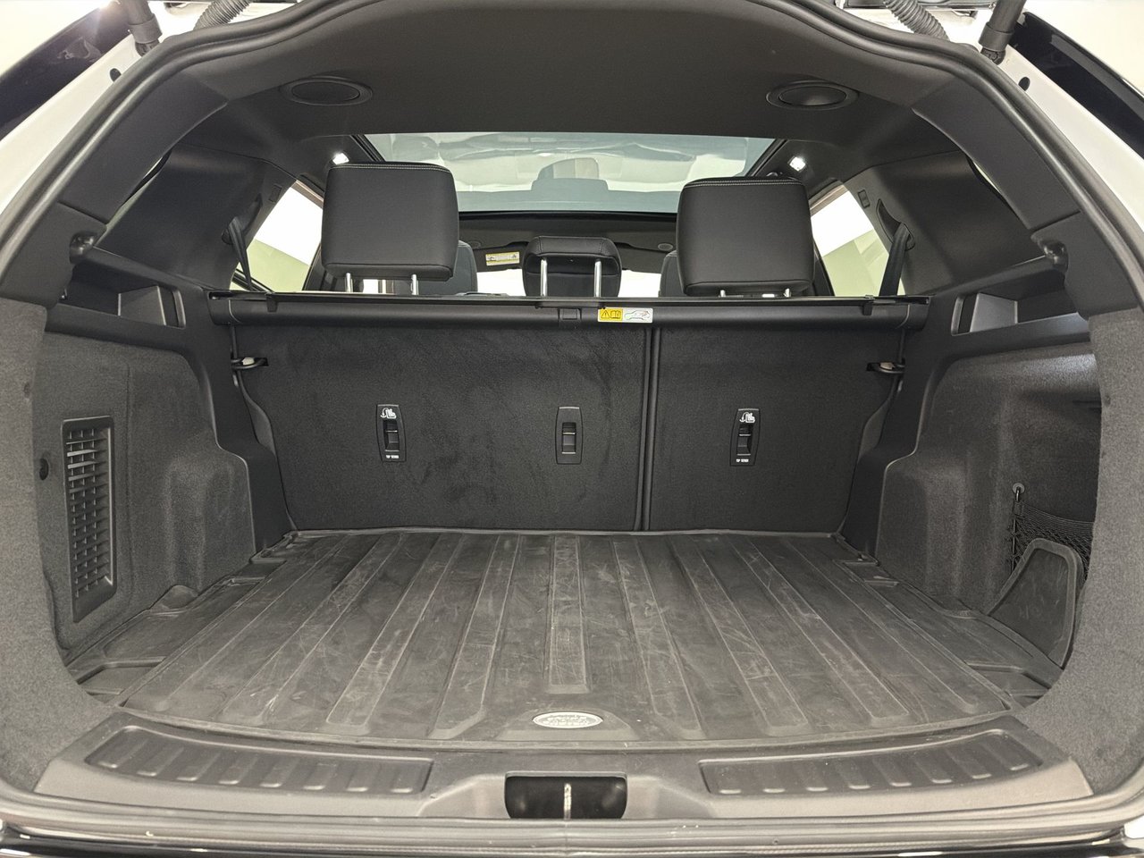 2025 Land Rover Discovery Sport Dynamic SE 4WD-27