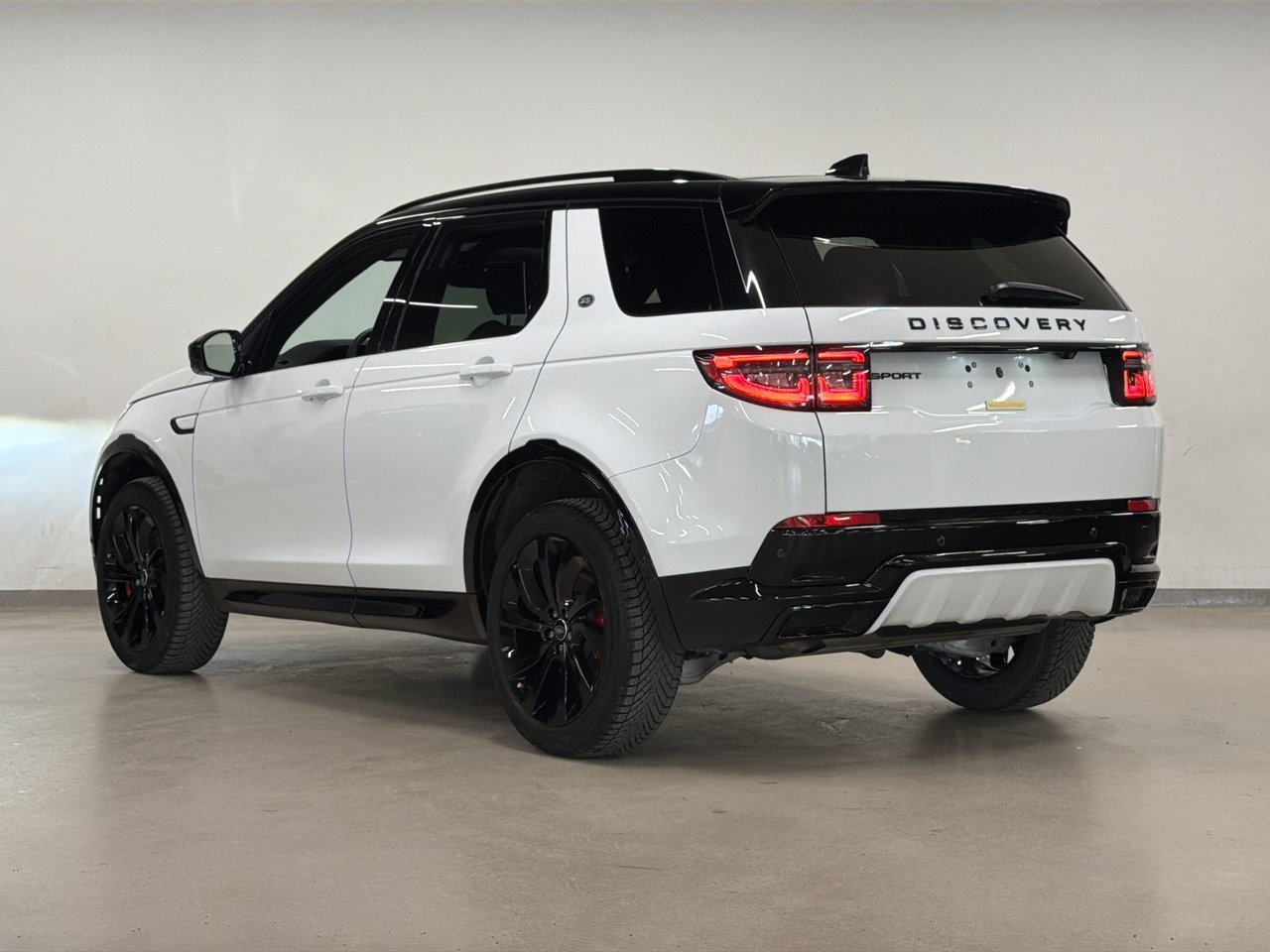 2025 Land Rover Discovery Sport Dynamic SE 4WD-17